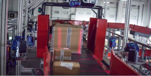 DX8210*方位條碼掃描固定式讀碼器在工業流水線上*方位掃描場景展示