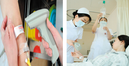 醫(yī)護(hù)人員掃描病患的條形碼了解詳細(xì)信息